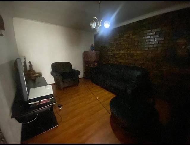 5 BEDROOM HOUSE FOR SALE IN CRYSTAL PARK